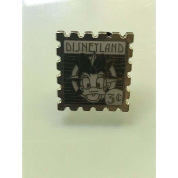 Disneyland Hotel Resort Daisy Duck 3 Cent Stamp HM WDW Parks Pin Trading - Picture 1 of 4